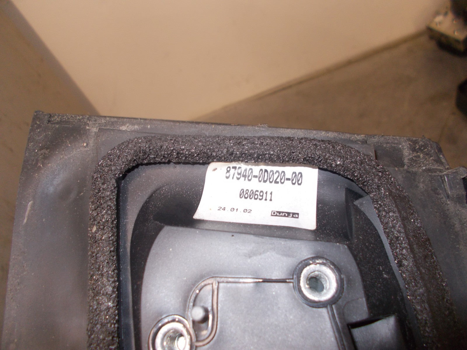 TOYOTA YARIS 2003 NS PASSENGER SIDE MANUAL WING MIRROR BLACK 879400D02000