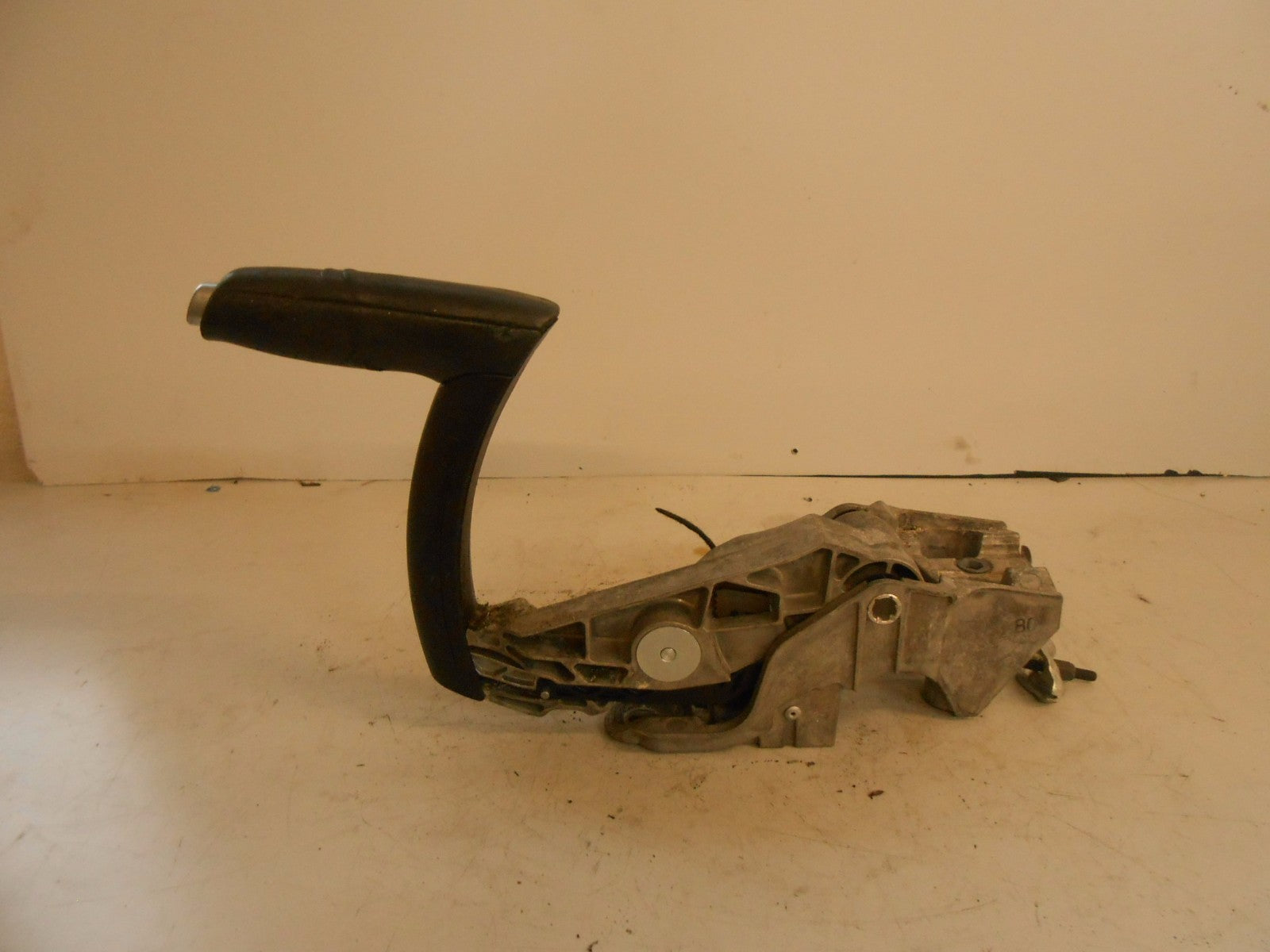 AUDI A3 8P (MK2) SPORTBACK 2007 PARKING HANDBRAKE HAND BRAKE LEVER 8P0711303C