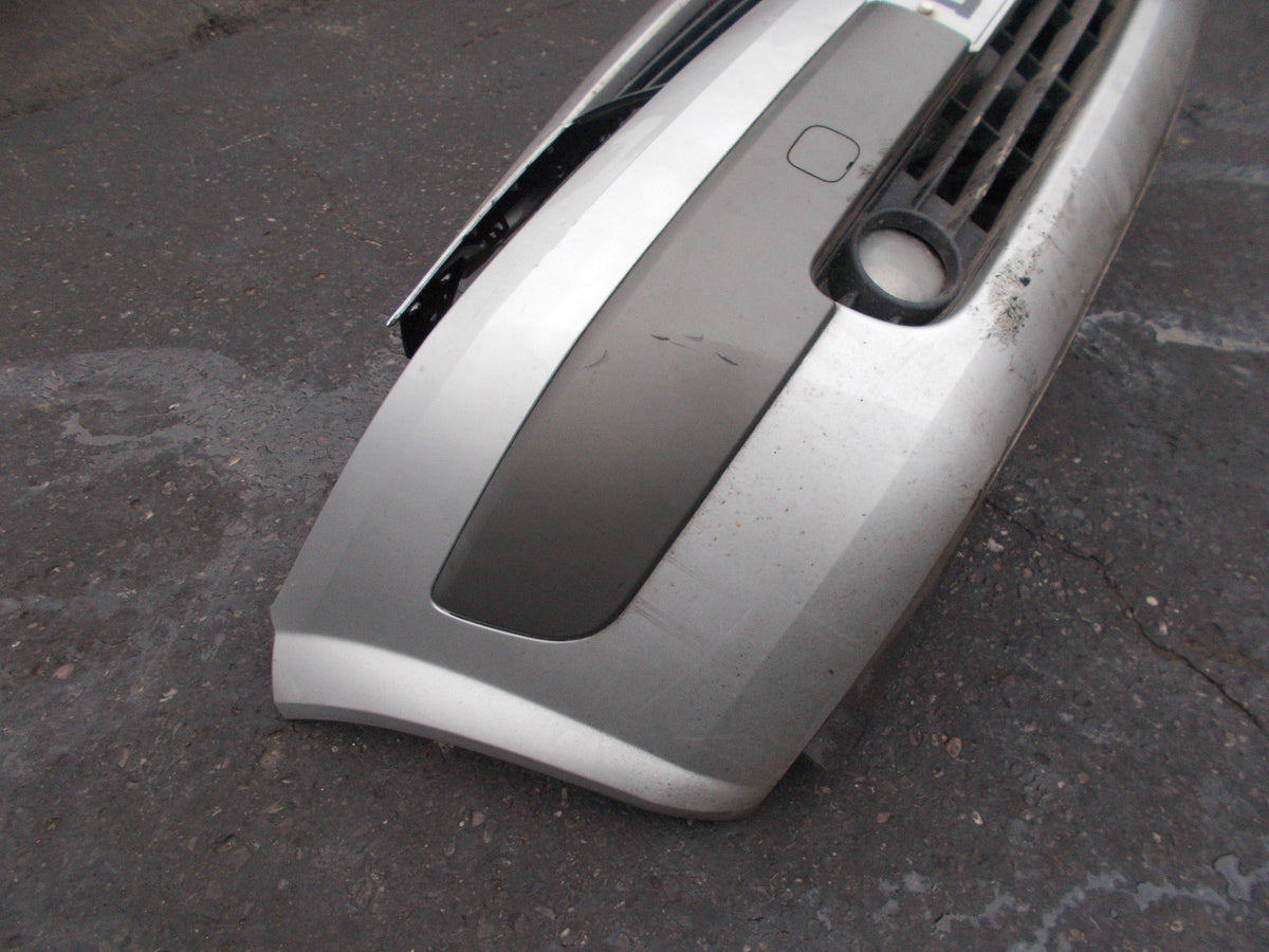 RENAULT MEGANE 2004 FRONT BUMPER LIGHT BEIGE/ SILVER 8200142000