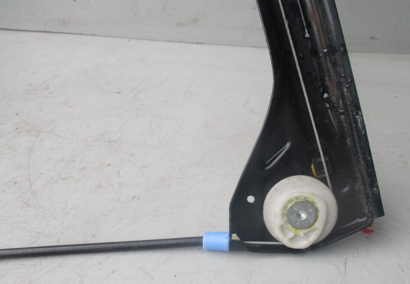 BMW E46 COUPE 3 SERIES NSF PASSENGER FRONT WINDOW MOTOR REGULATOR 676283620630