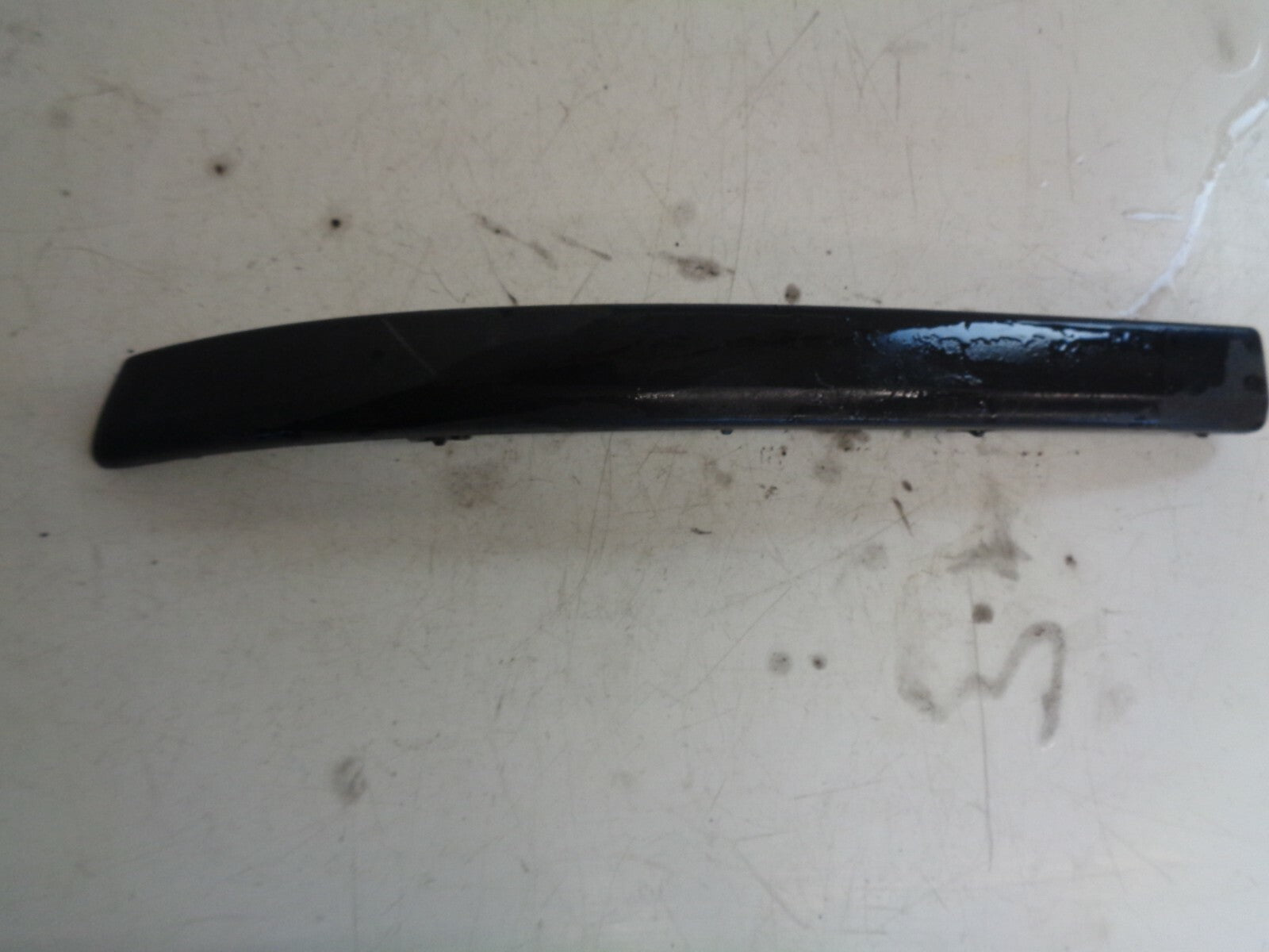 RENAULT CLIO MK3 05-09 NS FRONT PASSENGER SIDE BUMPER MOULDING