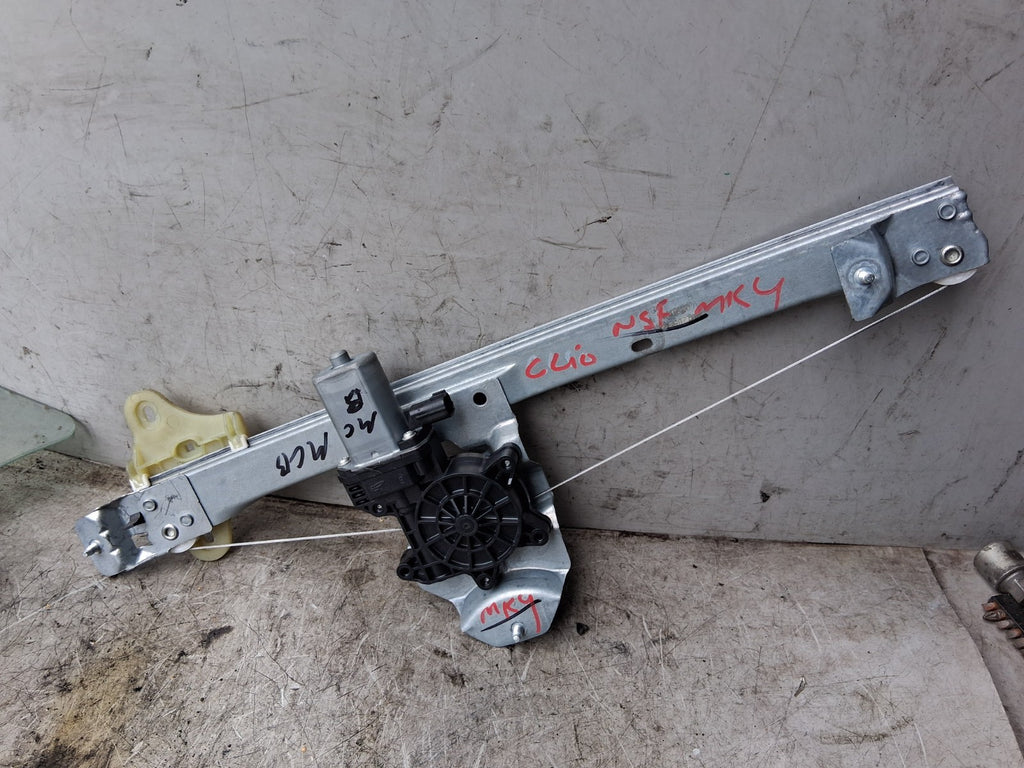 2014 RENAULT CLIO MK4 NSF PASSENGER FRONT LEFT WINDOW MOTOR & REGULATOR 9030319