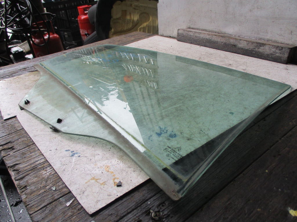 CITROEN C4 MK1 2009 OSR DRIVER SIDE REAR DOOR WINDOW GLASS
