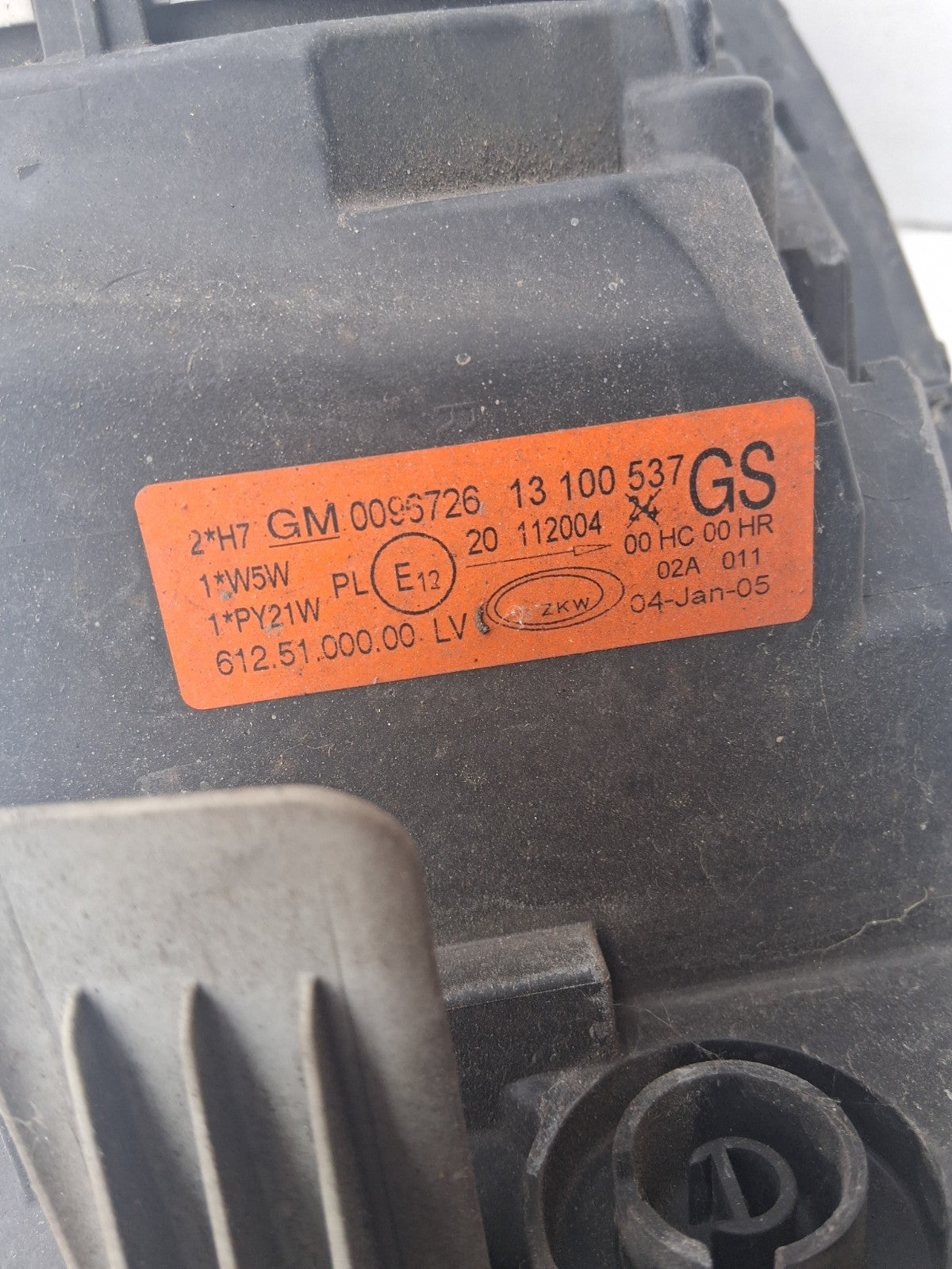 VAUXHALL CORSA C 2005 DRIVER RIGHT OFF SIDE HEADLIGHT 0096726