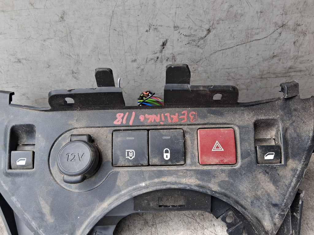 2018 CITROEN BERLINGO MK2 DASHBOARD HAZARD SWITCH MULTIPLE SWITCH 9680932177