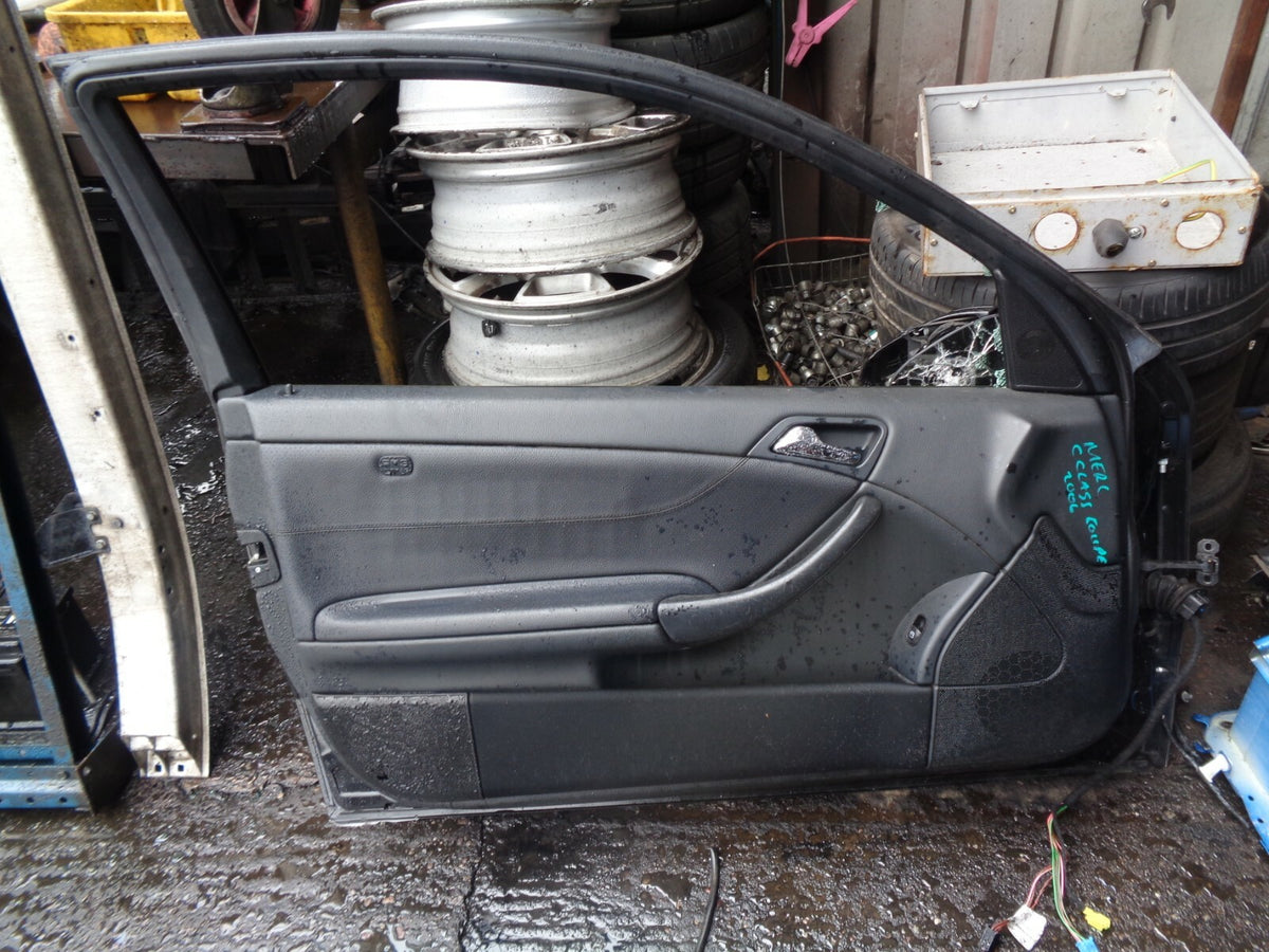 MERCEDES BENZ C-CLASS COUPE DOOR 2006 NS PASSENGER SIDE DOOR DAMAGED
