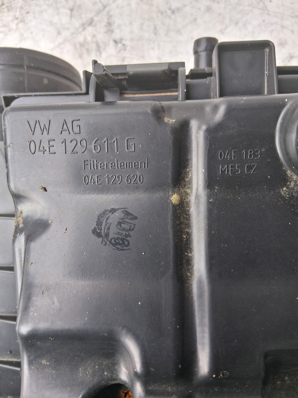 VW VOLKSWAGEN GOLF PETROL AIR FILTER BOX 04E129611G