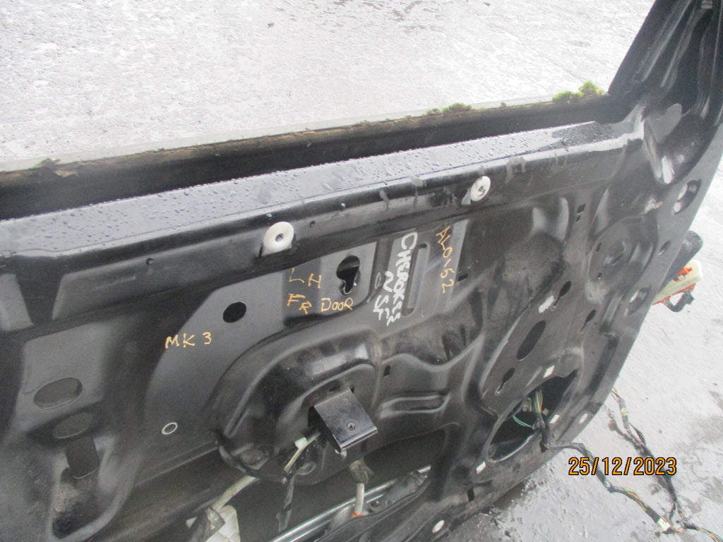 2006 JEEP CHEROKEE NSF PASSENGER SIDE FRONT BARE DOOR BLACK