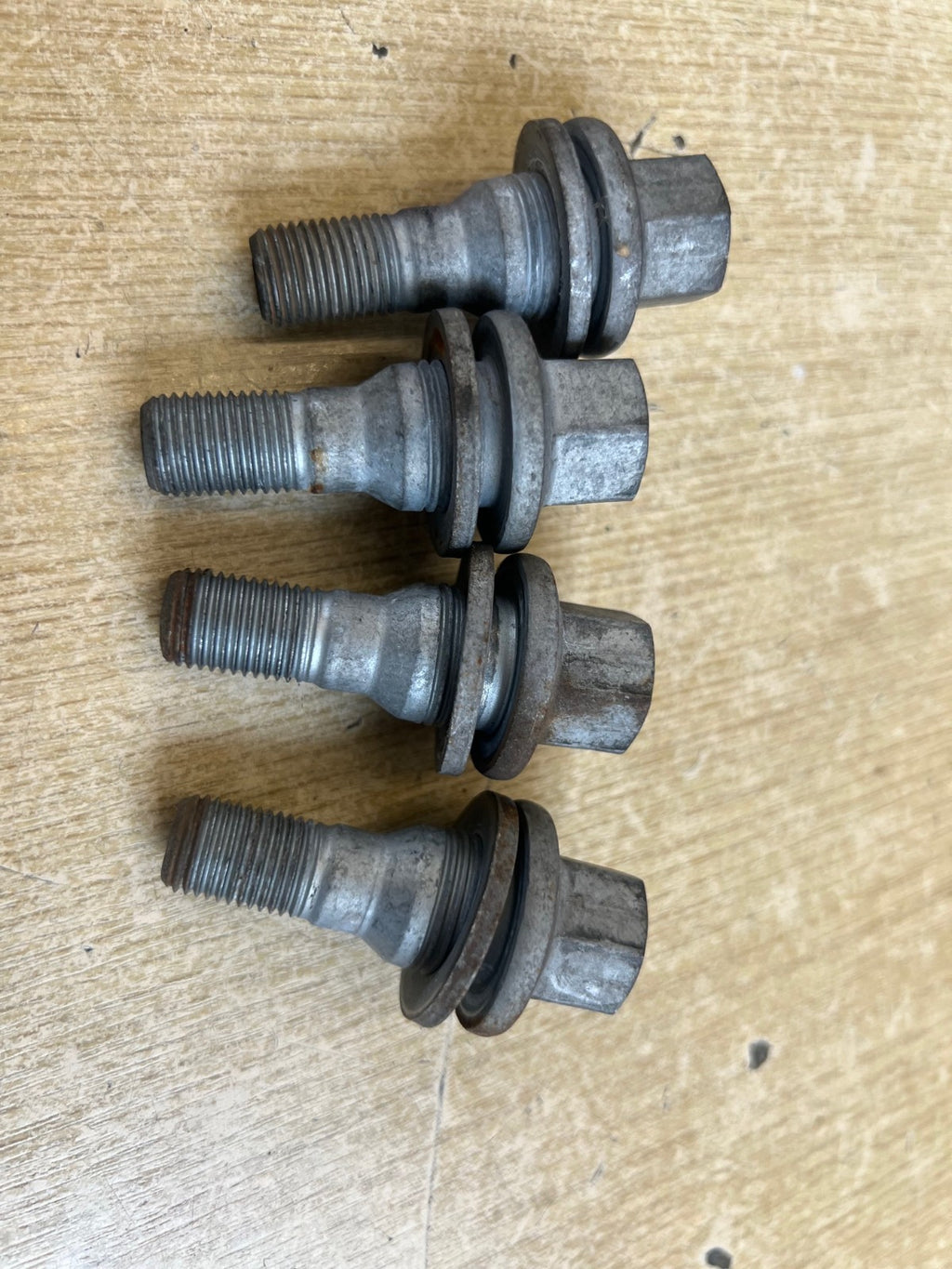 2023 VAUXHALL ASTRA L MK8 4 x WHEEL NUT ORDER
