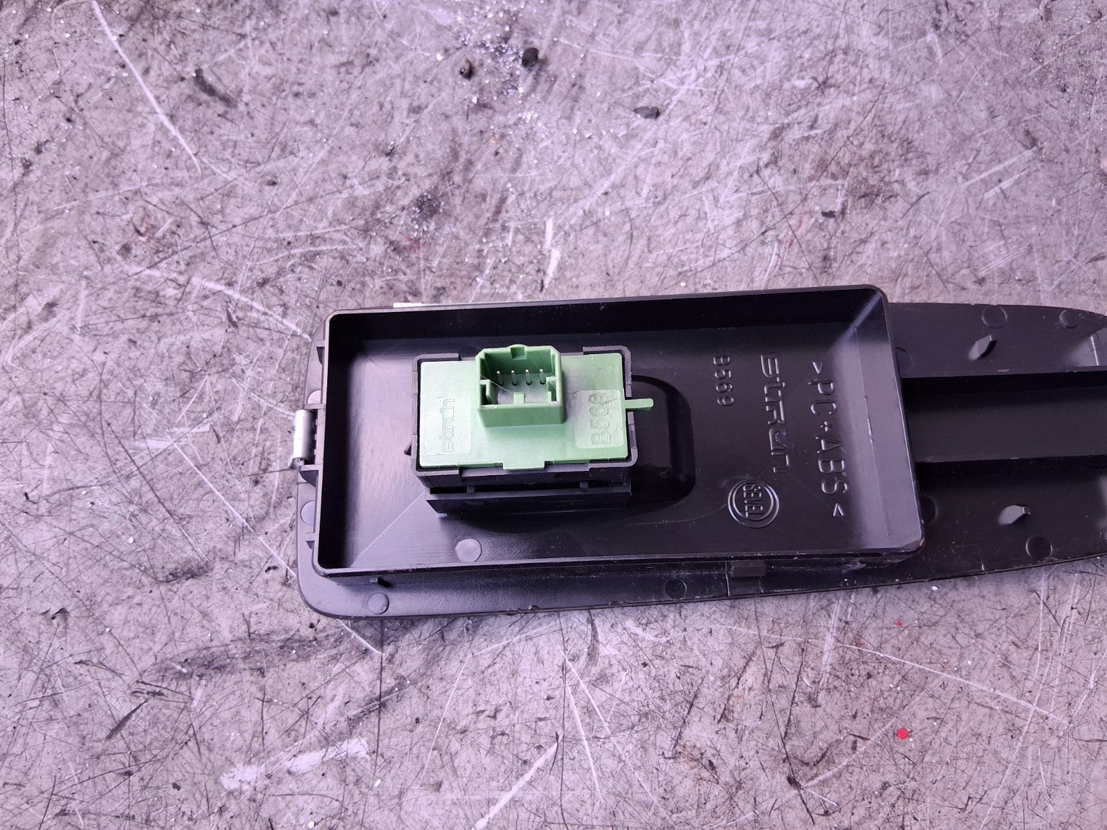 2021 PEUGEOT BOXER MK3 NSF PASSENGER SIDE FRONT WINDOW CONTROL SWITCH 0735676519