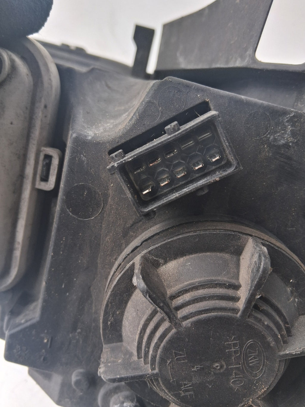 VAUXHALL CORSA C 2005 DRIVER RIGHT OFF SIDE HEADLIGHT 0096726