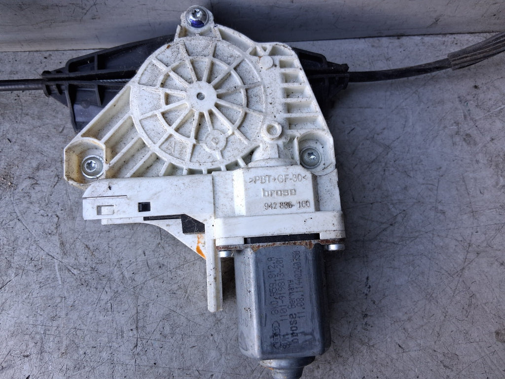 2011 AUDI A4 OSR DRIVER SIDE REAR RIGHT WINDOW MOTOR & REGULATOR 839462A