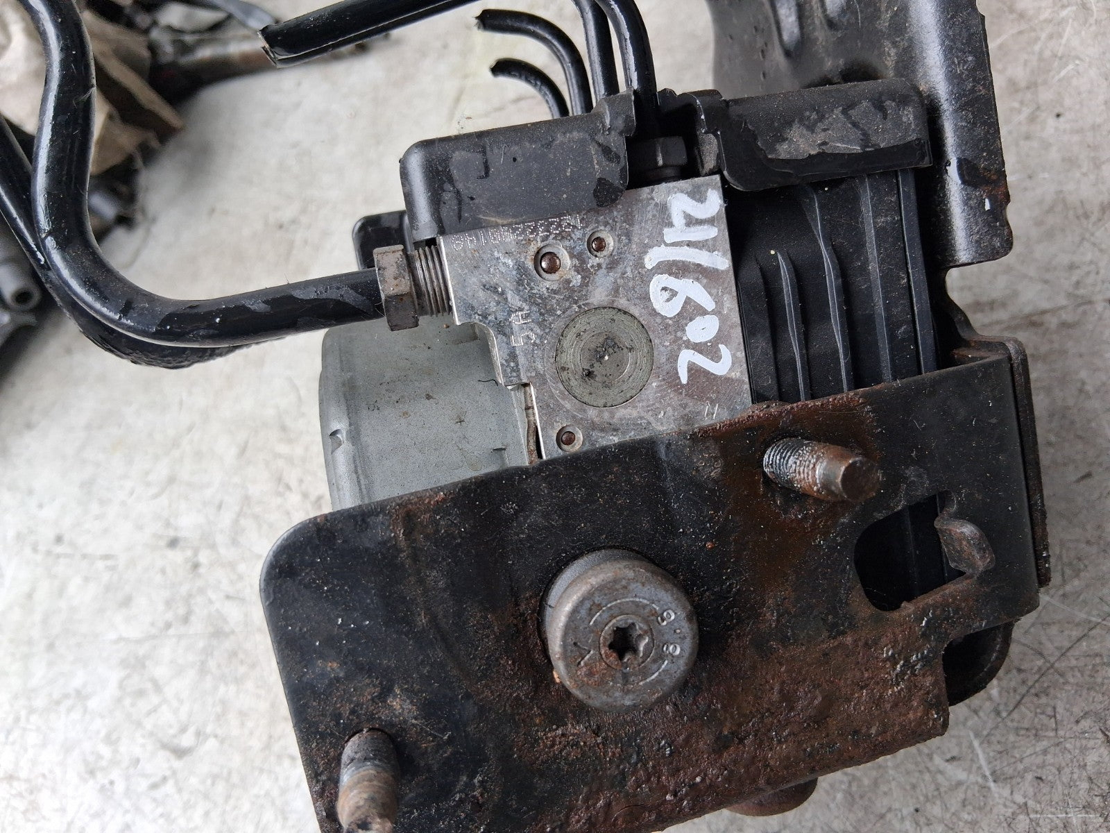 2012 PEUGEOT 208 1.2 PETROL ABS PUMP CONTROL MODULE 9804162080