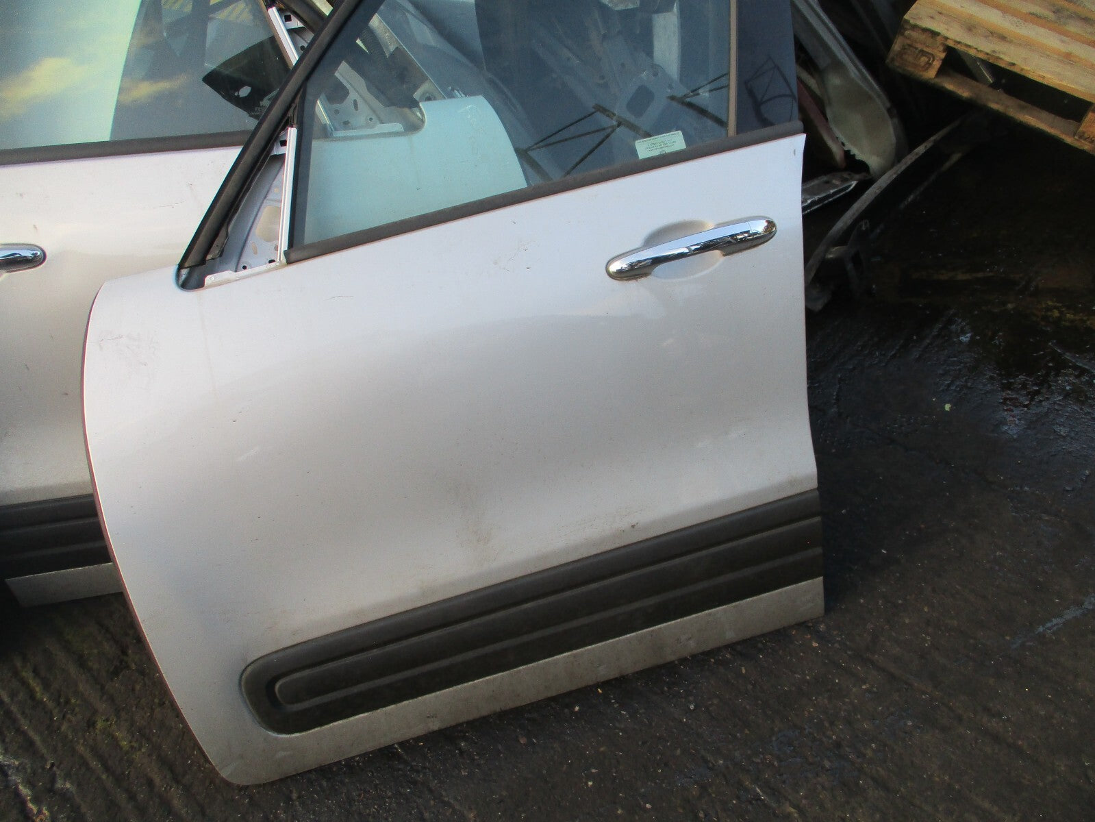 FIAT 500 L 2013 NS PASSENGER SIDE FRONT COMPLETE DOOR MINIMAL GREY MET 612/A
