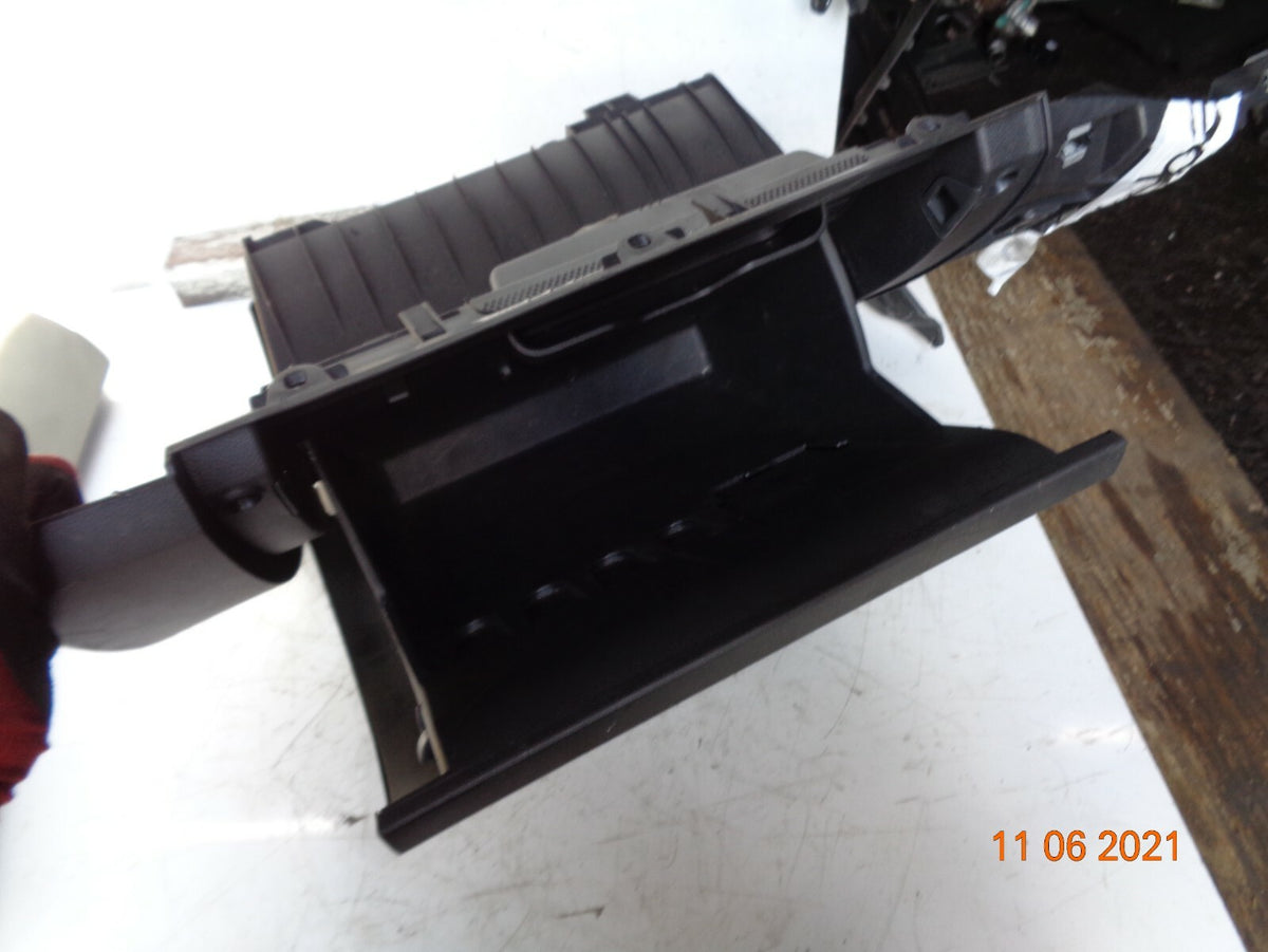 VW VOLKSWAGEN UP 2017 INTERIOR STORAGE COMPARTMENT GLOVE BOX GLOVEBOX