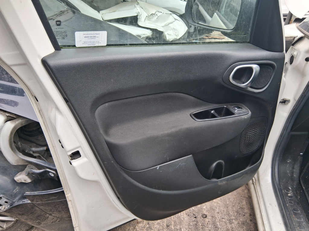 2019 FIAT 500L URBAN HATCH NSF PASSENGER SIDE FRONT DOOR CARD PANEL