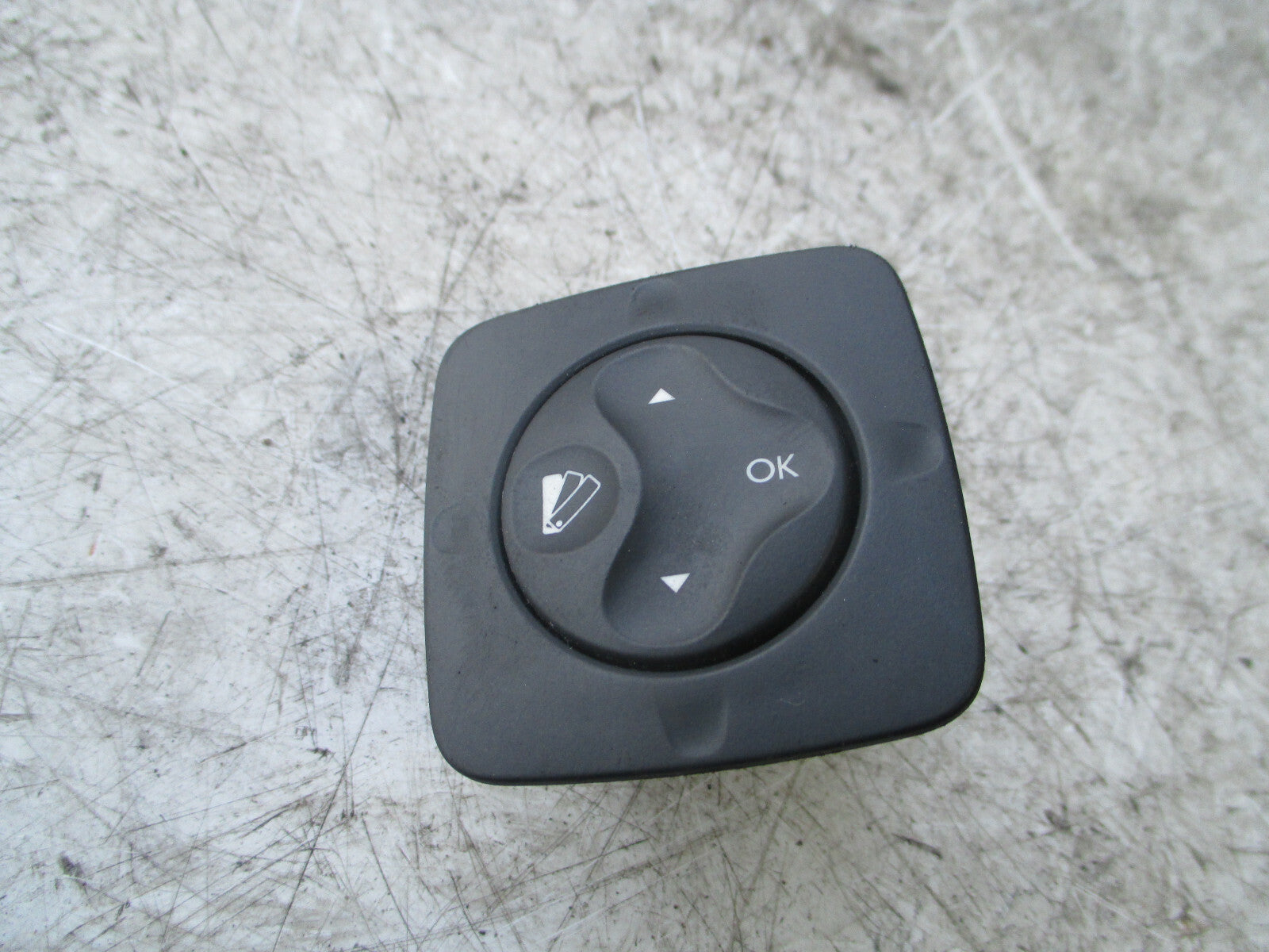 RENAULT SCENIC MK3 2012 ON BOARD COMPUTER CONTROL SWITCH 283950001R