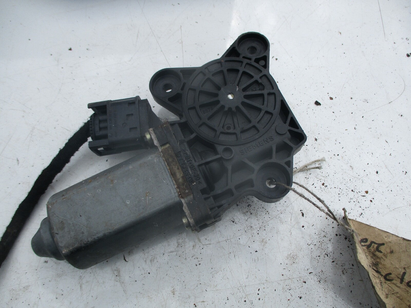 MERCEDES C CLASS W203 2003 OSF DRIVER FRONT WINDOW REGULATOR MOTOR 119650 105