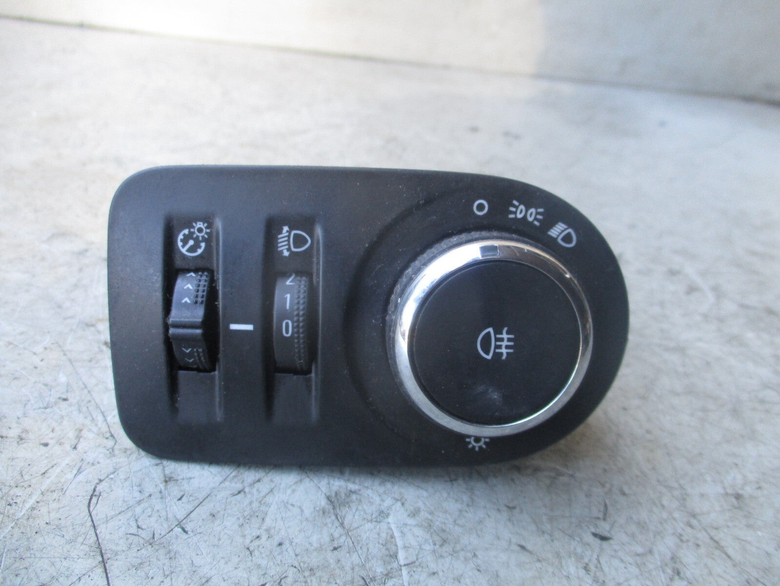 2016 VAUXHALL ZAFIRA C HEADLIGHT CONTROL SWITCH 39049504