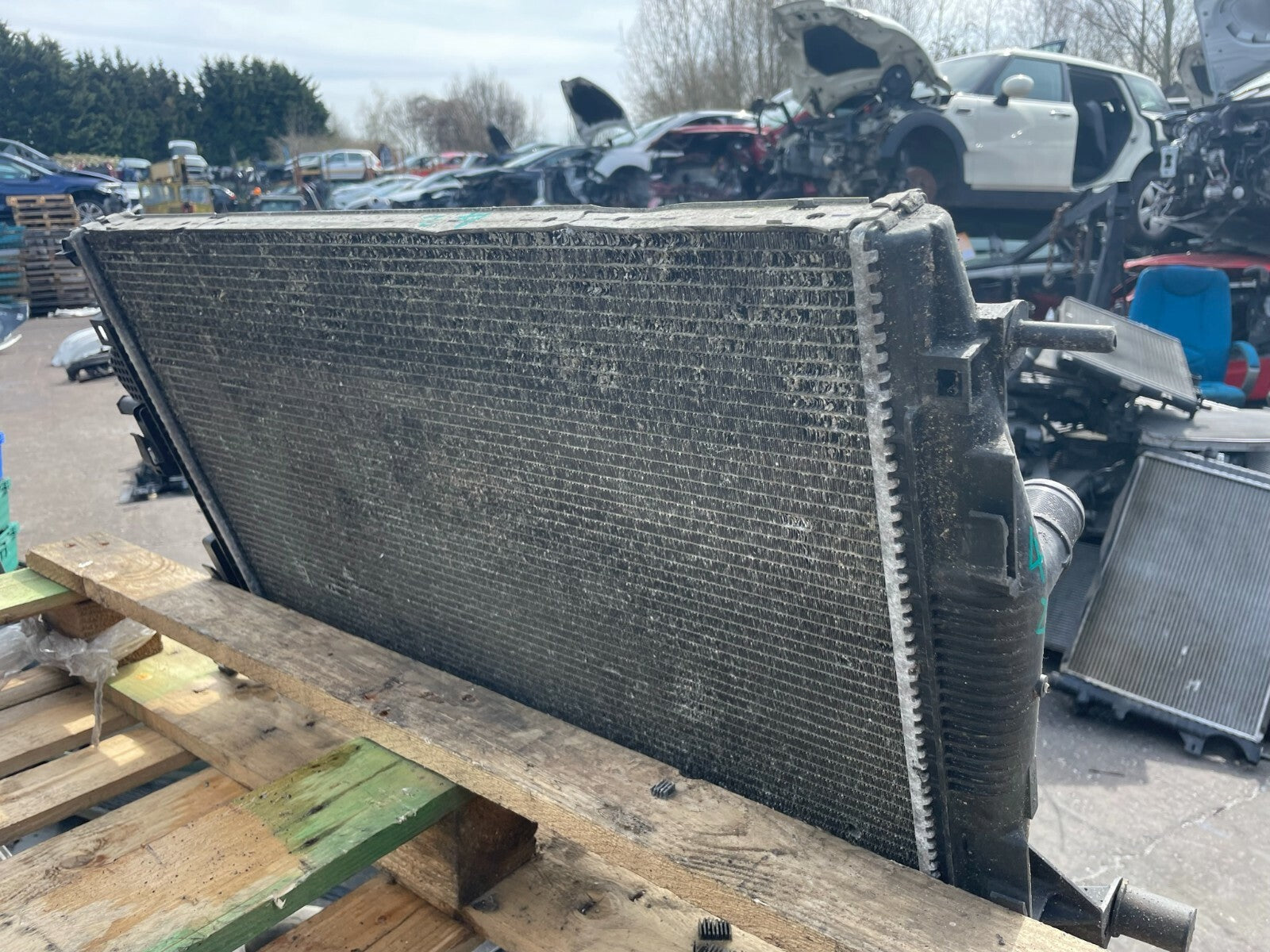 2012 RENAULT SCENIC MK3 2.0 DIESEL WATER COOLANT RADIATOR 214100017R R42