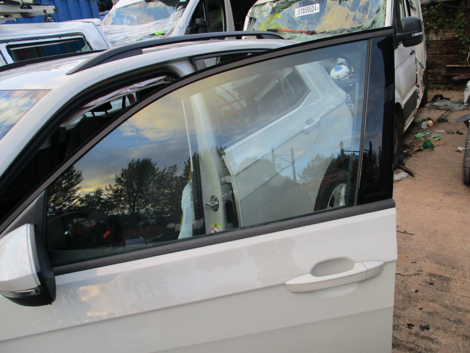 2023 VOLKSWAGEN T CROSS NSF PASSENGER SIDE FRONT DOOR WINDOW GLASS