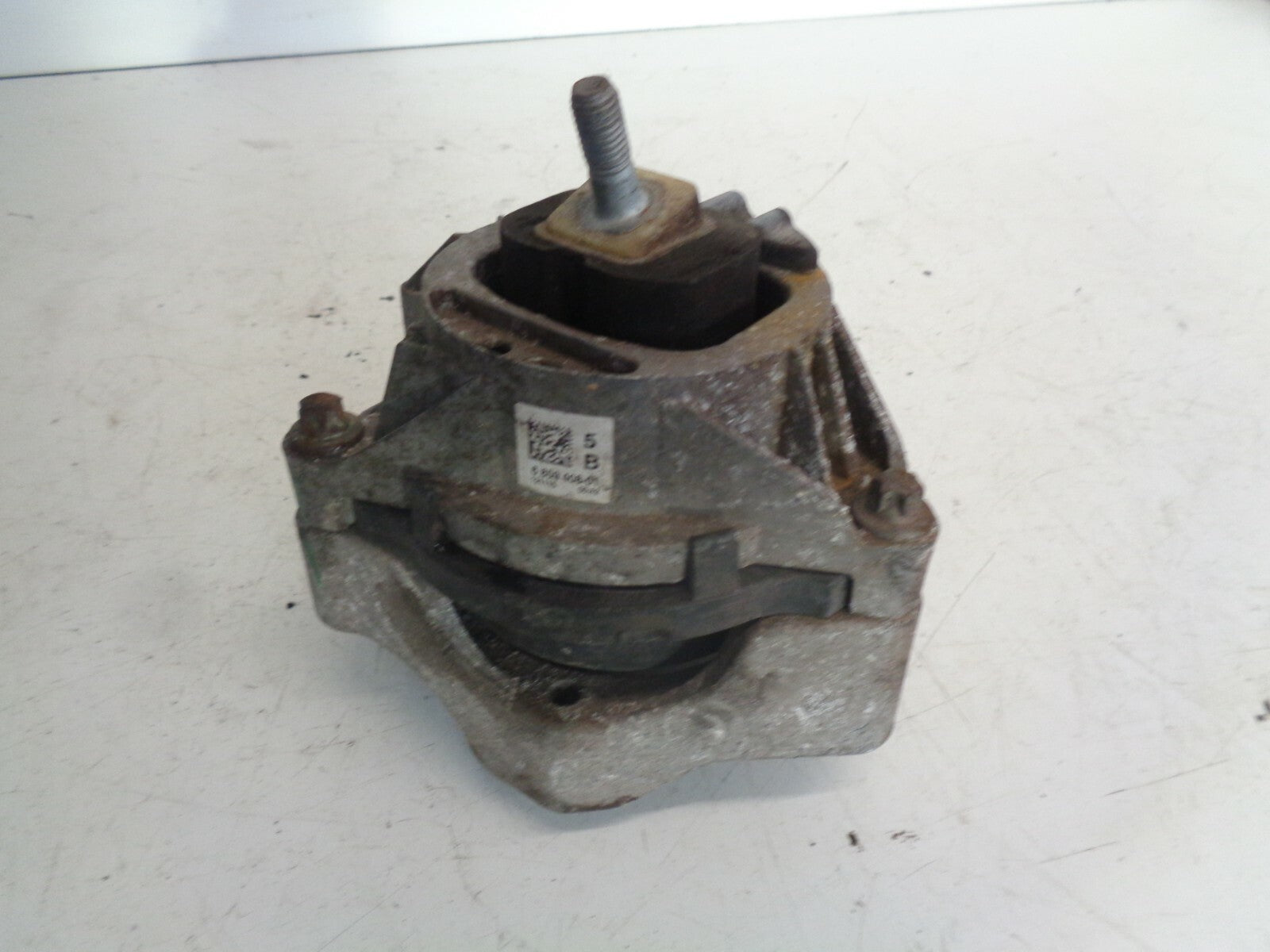 BMW 3 SERIES F30 2017 OS DRIVER SIDE ENGINE MOUNT RUBBER RIGHT SIDE 6859408