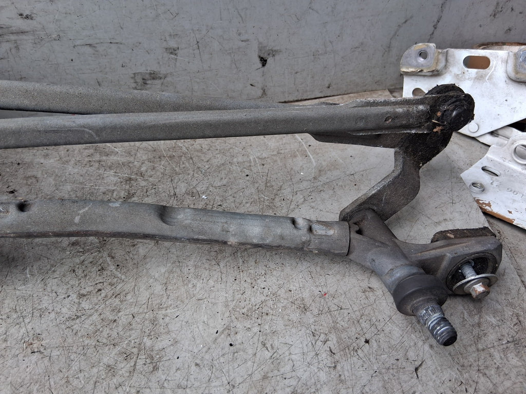 2009 FORD FIESTA MK7 FRONT WINDSCREEN WIPER MOTOR & LINKAGE 8A6117500BB