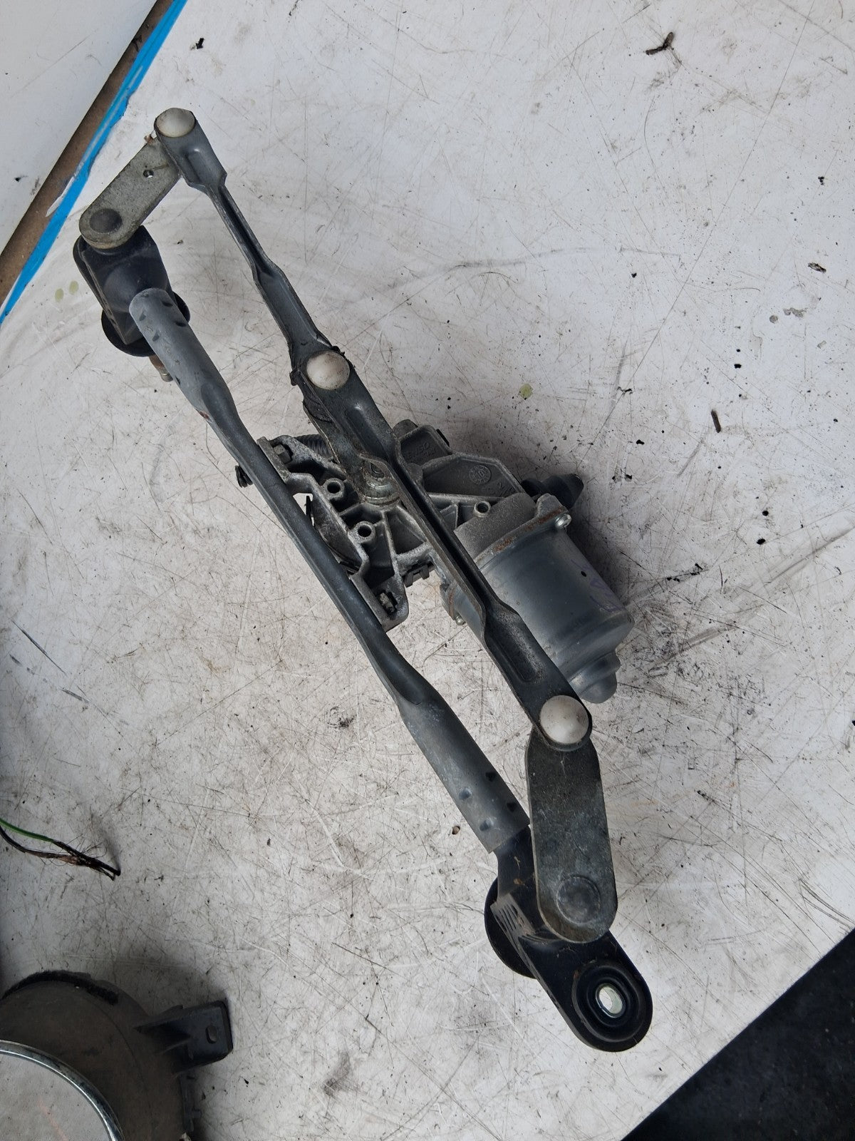 2015 FIAT 500 LOUNGE FRONT WINDSCREEN WIPER MOTOR LINKAGE MS1592008660