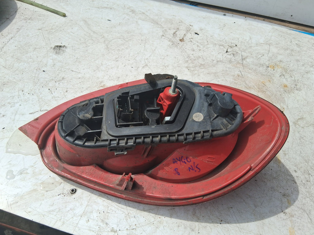 2008 TOYOTA AYGO MK1  NSR PASSENGER SIDE REAR TAIL LIGHT LAMP