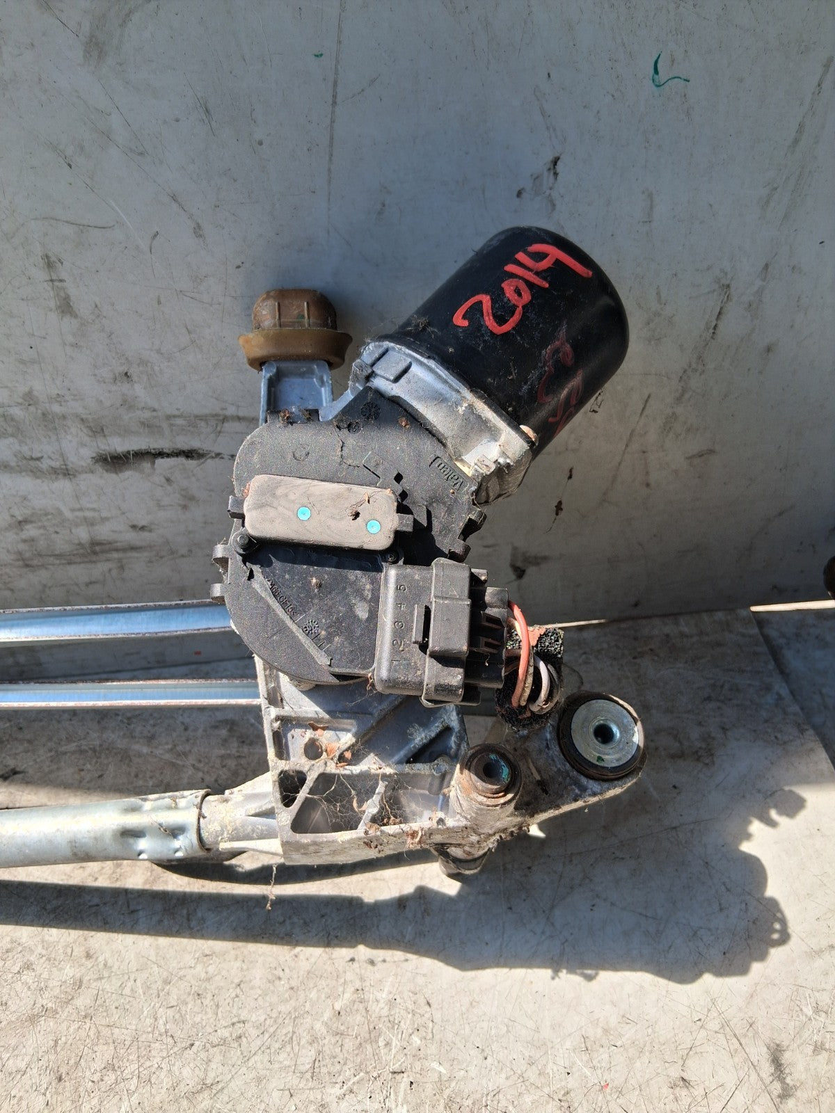 2011 CITROEN DS3 FRONT WINDSCREEN WIPER MOTOR & LINKAGE 9683622580