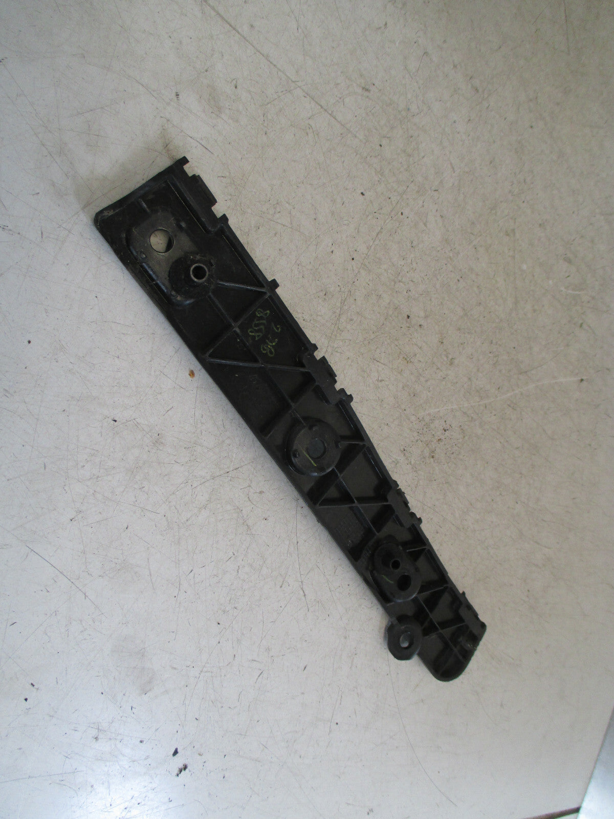 FORD ECOSPORT 2017 REAR BUMPER LEFT BRACKET HOLDER CN1517A882CA