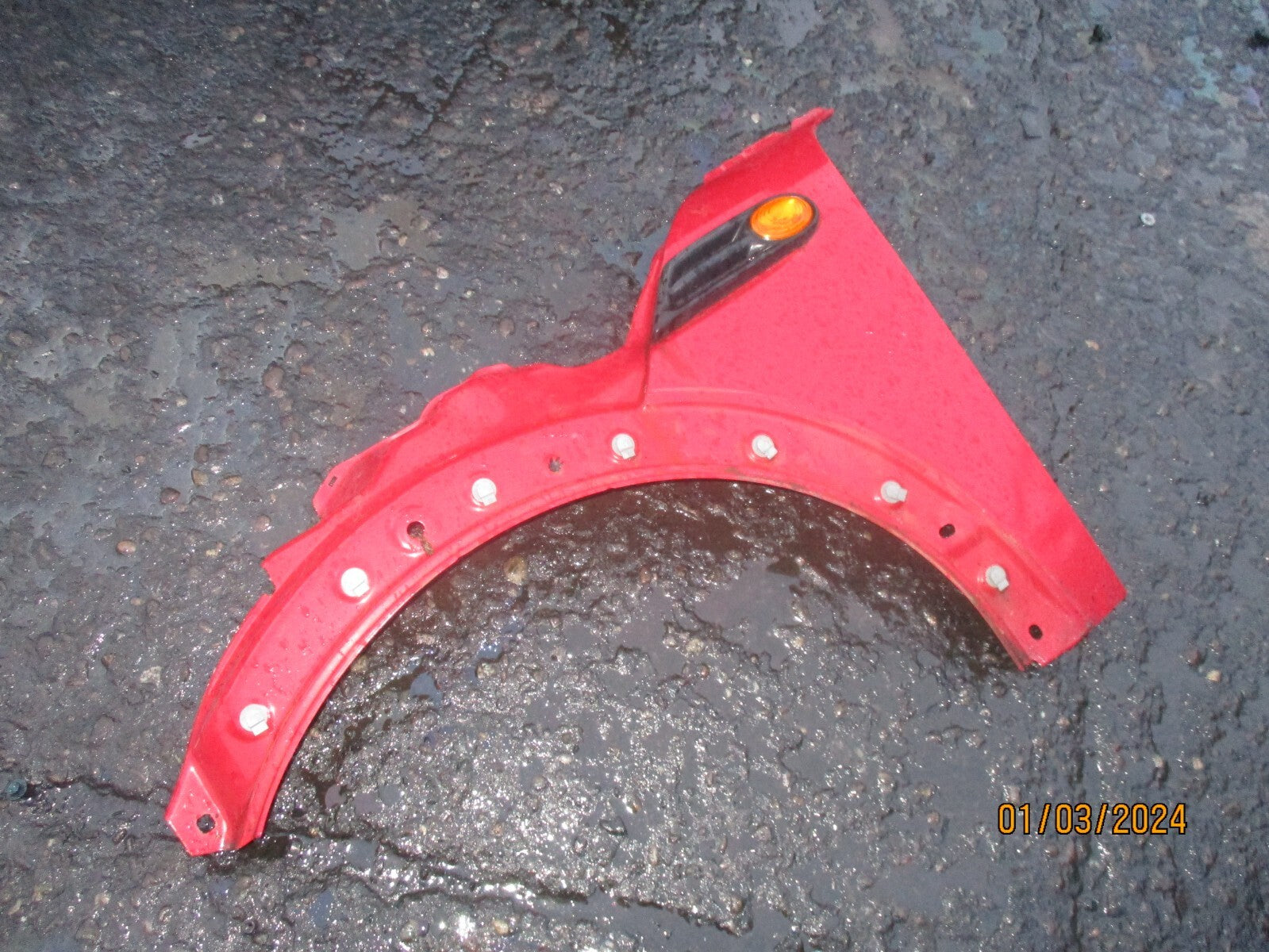 BMW MINI COOPER CLUBMAN 2011 R55 NSF PASSENGER SIDE WING PANEL CHILI RED 851