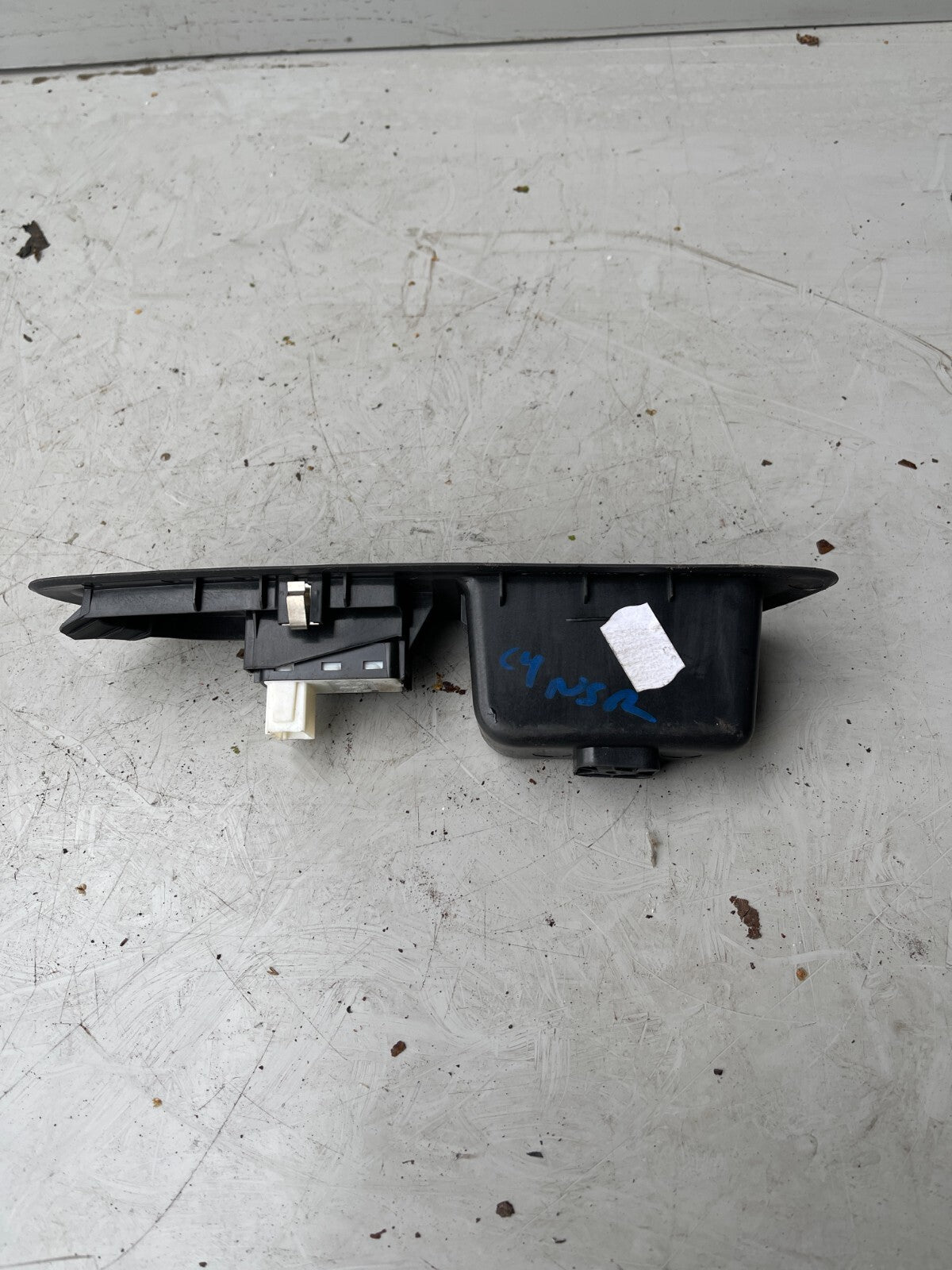 CITROEN C4 PASSENGER SIDE WINDOW CONTROL SWITCH 9831081580