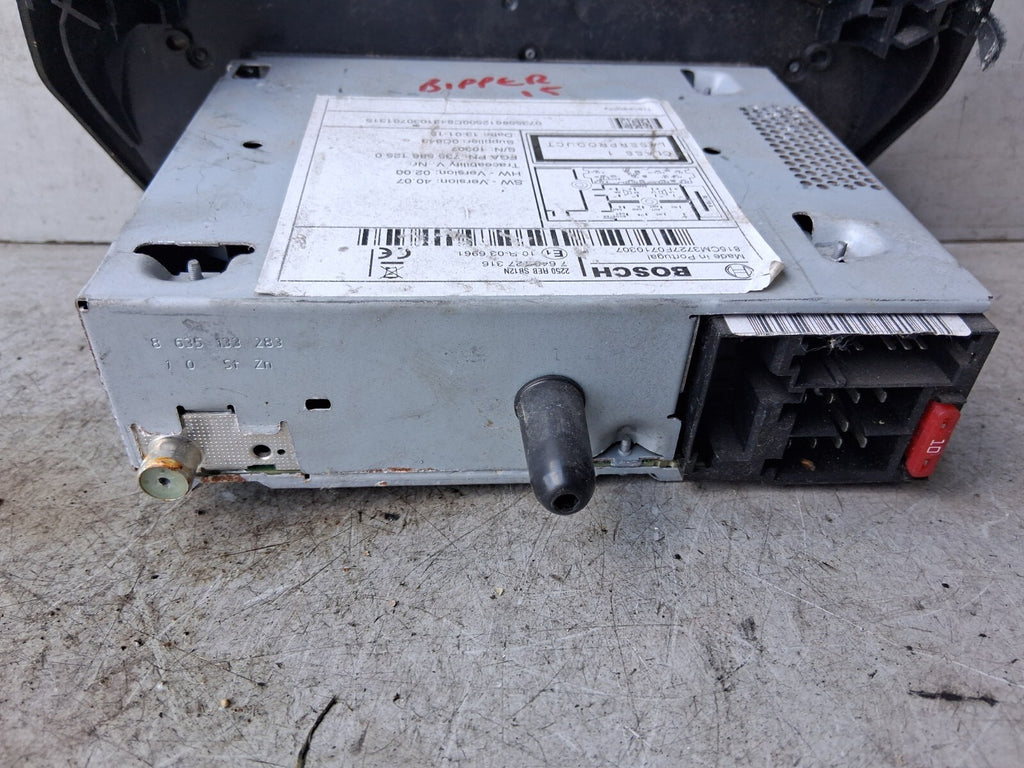 2015 PEUGEOT BIPPER RADIO CD PLAYER STEREO HEAD UNIT 7643727316