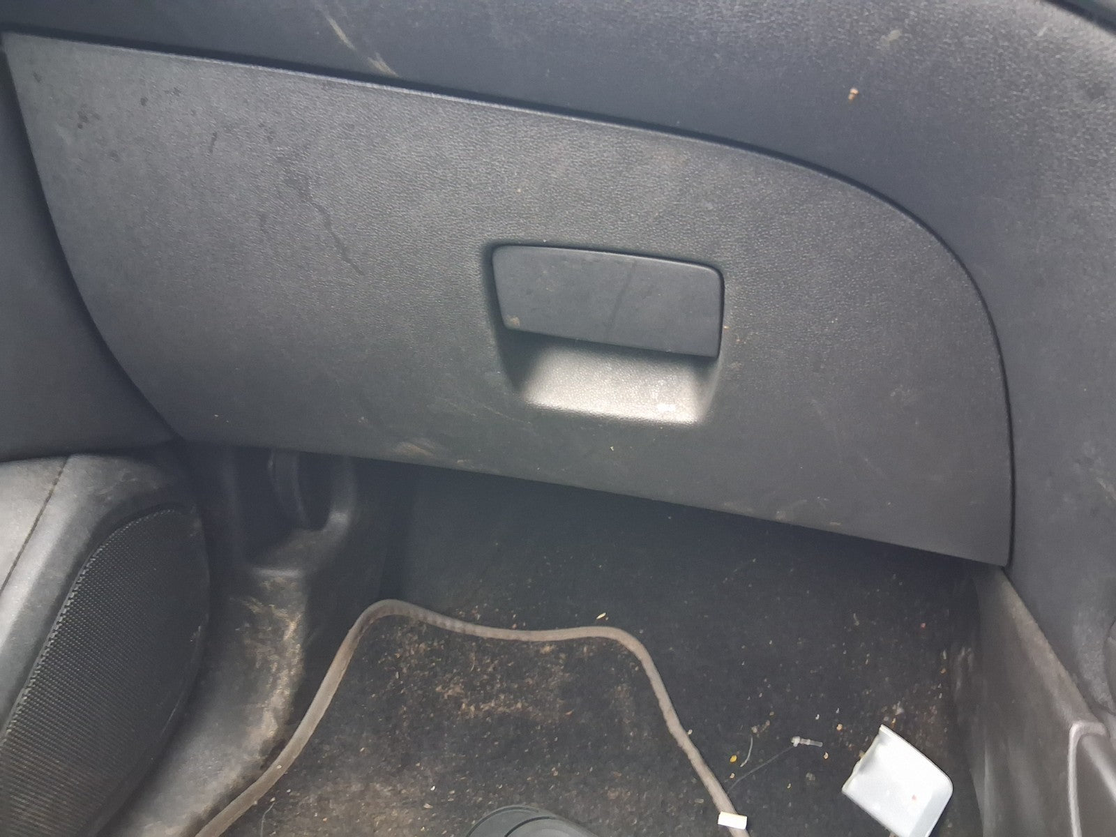 2017 VAUXHALL CORSA E FRONT DASHBOARD GLOVE BOX STORAGE COMPARTMENT