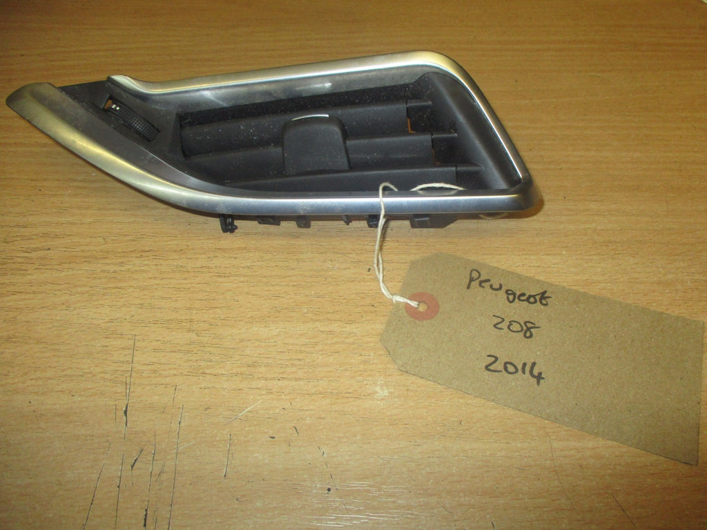 PEUGEOT 208 2014 DASH HEATER AIR VENT CHROME PASSENGER SIDE LEFT 447181X