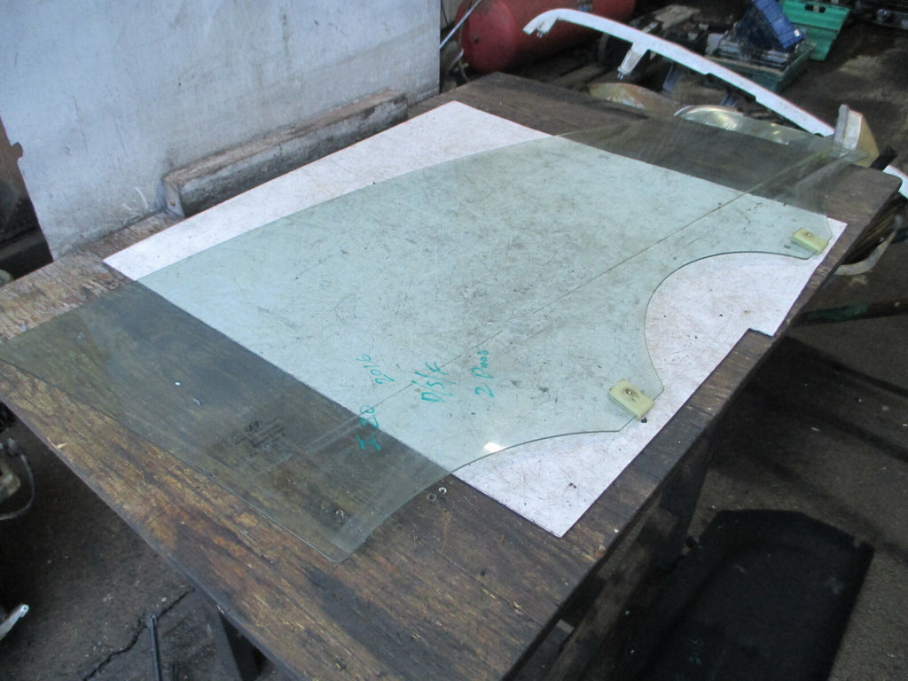 HYUNDAI i20 MK1 3 DOOR OS DRIVER SIDE DOOR WINDOW GLASS