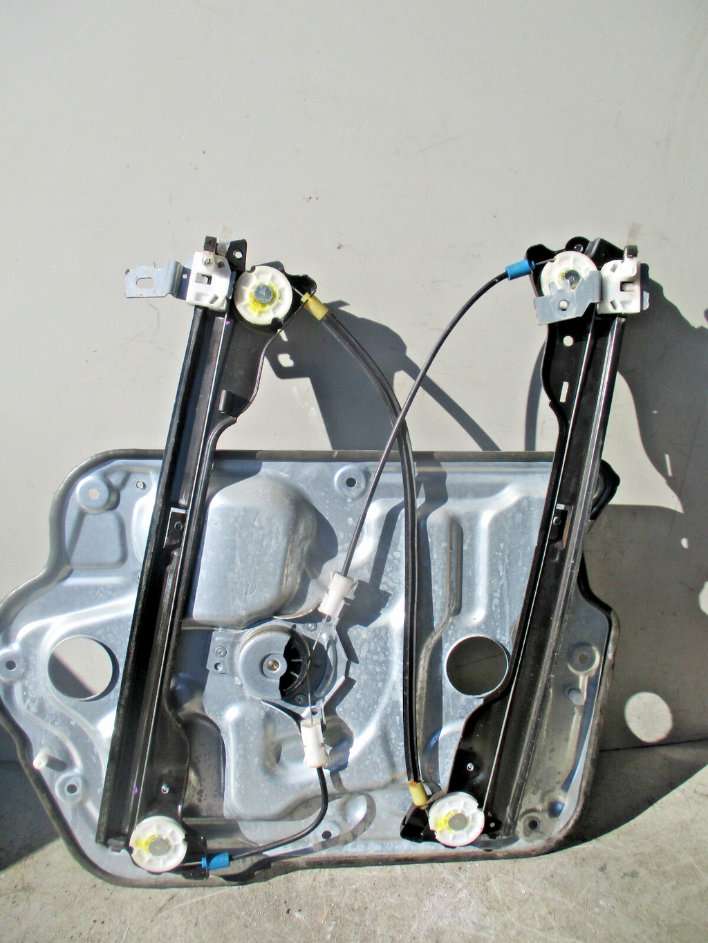 2012 NISSAN QASHQAI J10 NSF PASSENGER SIDE FRONT DOOR WINDOW REGULATOR AND MOTOR