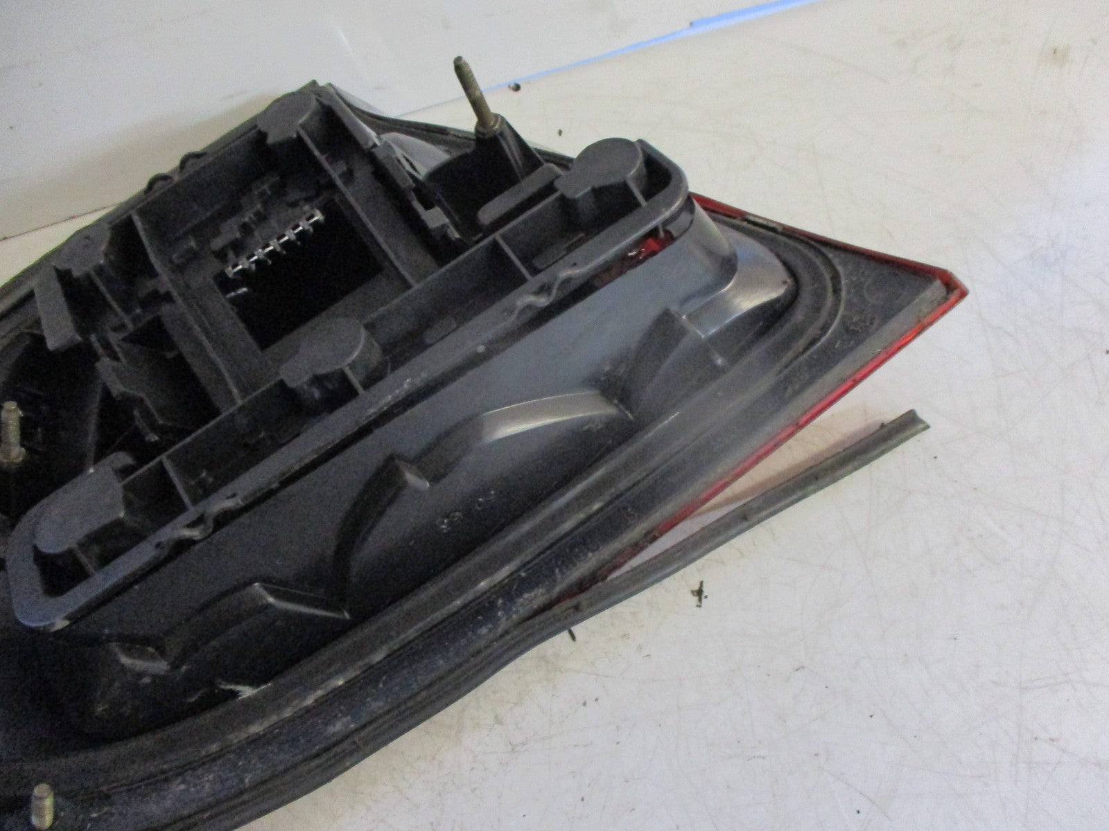 VAUXHALL TIGRA MK1 2000 OSR DRIVER SIDE REAR BRAKE TAIL LIGHT CLUSTER UNIT