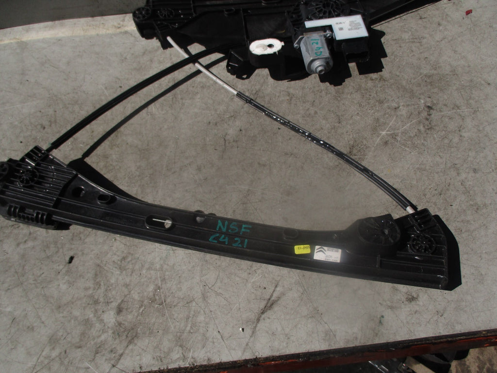 2021 CITROEN C4 MK3 NSF PASSENGER FRONT WINDOW MOTOR & REGULATOR 9832841680