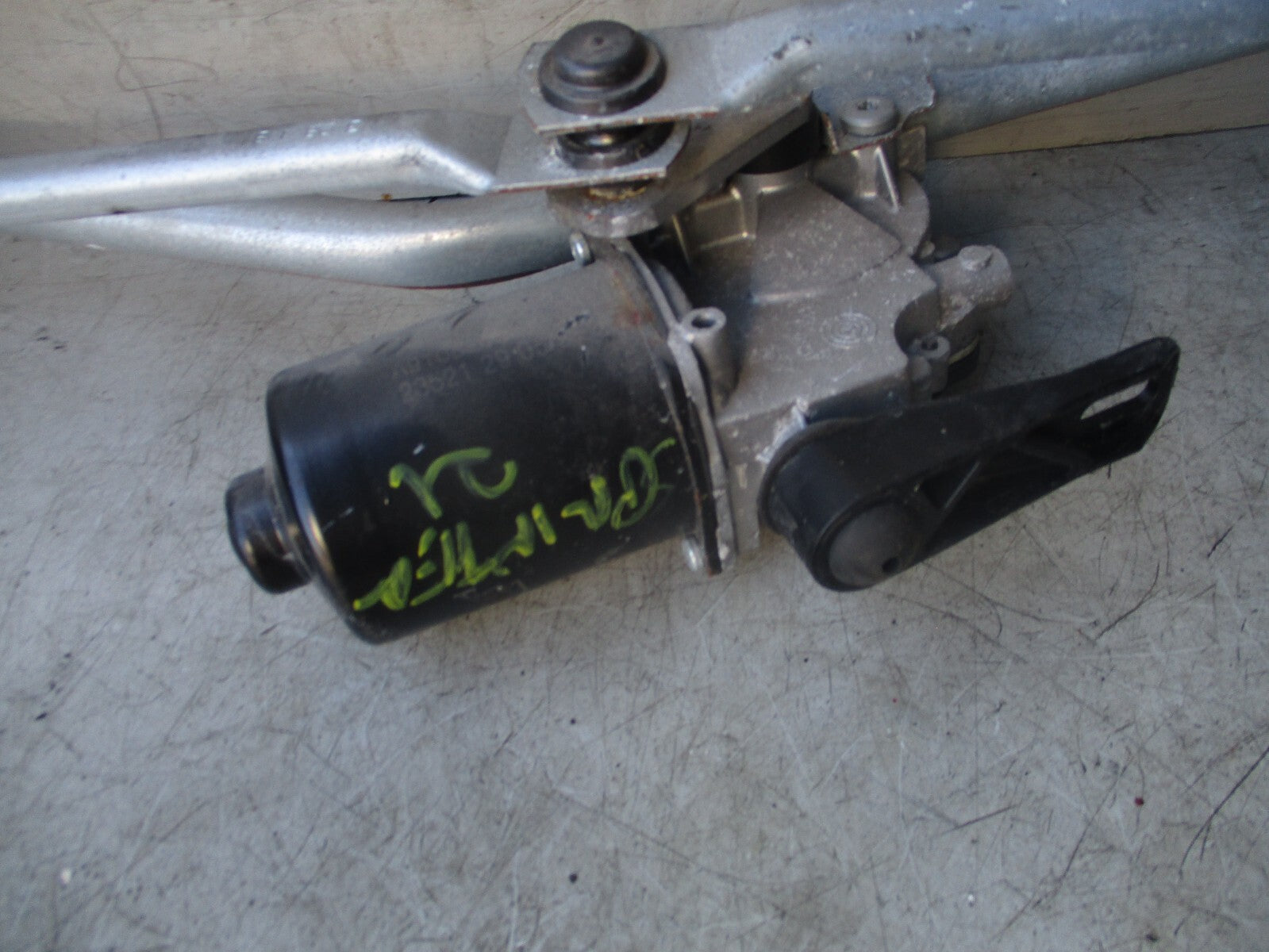 2021 MERCEDES SPRINTER W907 FRONT WINDSCREEN WIPER MOTOR LINKAGES