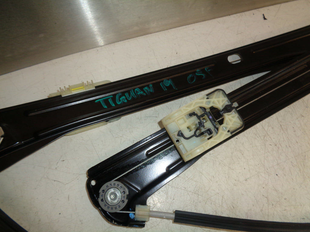 VW VOLKSWAGEN TIGUAN MK2 2019 OSF DRIVER SIDE FRONT DOOR WINDOW MOTOR REGULATOR