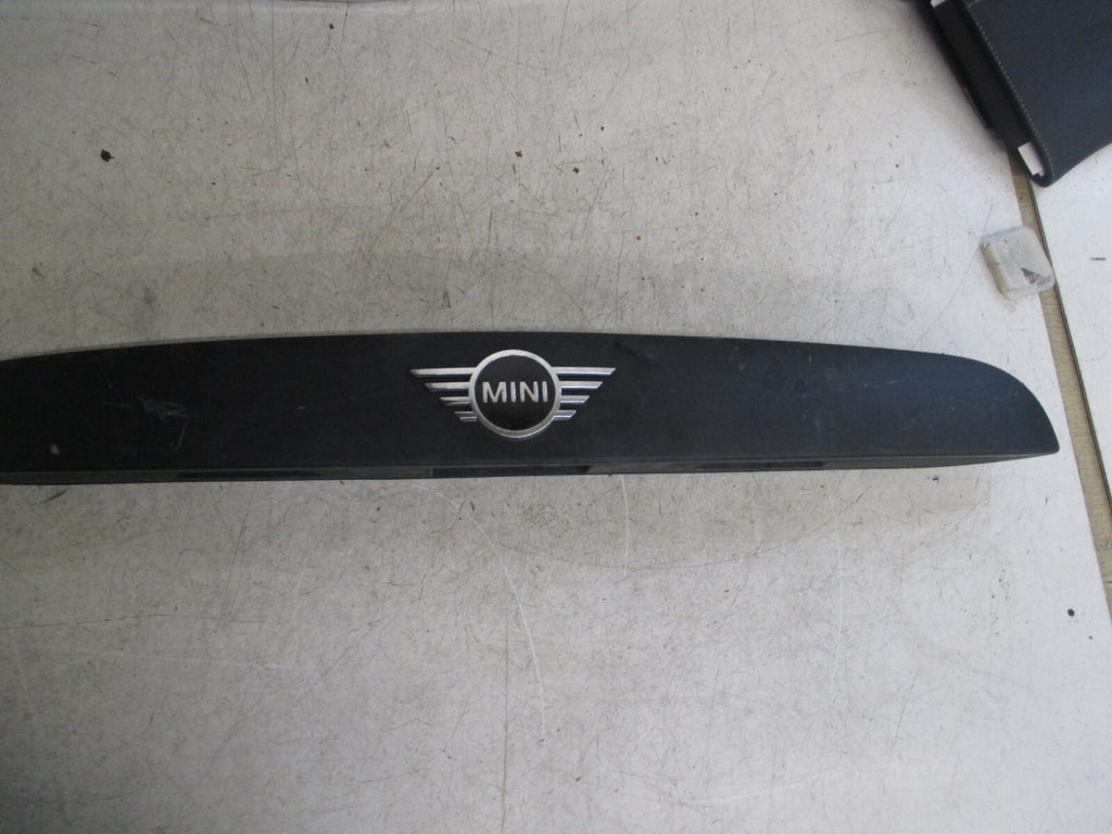 MINI COOPER MK3 2013-2021 F55 F56 TRUNK LID GRIP WITH KEY BUTTON 51137489754