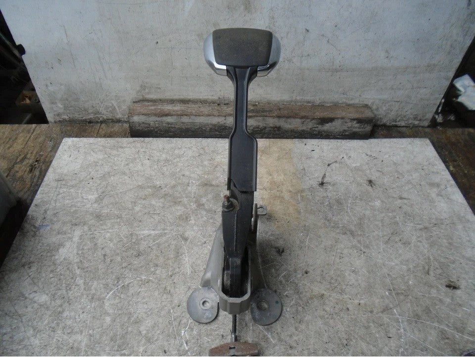 PEUGEOT 2008 2014 HAND BRAKE LEVER 98066999ZD