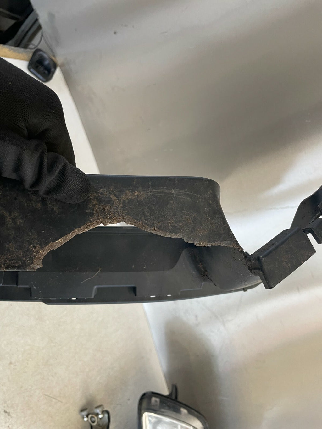PORSCHE 2019 911 992 CARRERA 4S FRONT BRACKET MOULDING SUPPORT SPARES OR REPAIR