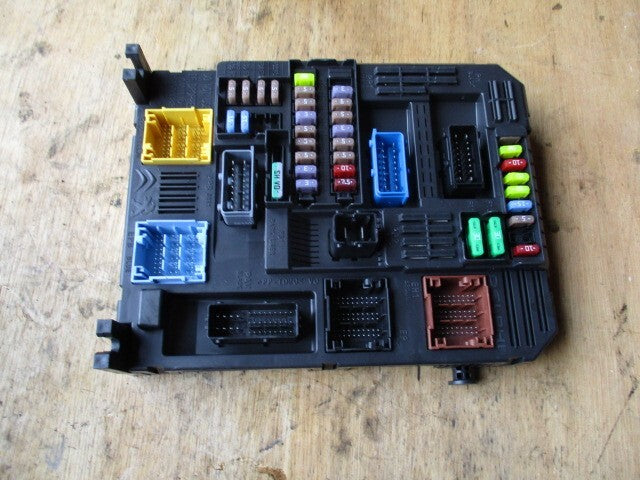 CITROEN C4 CACTUS 2018 FUSE RELAY BOX 9819851280
