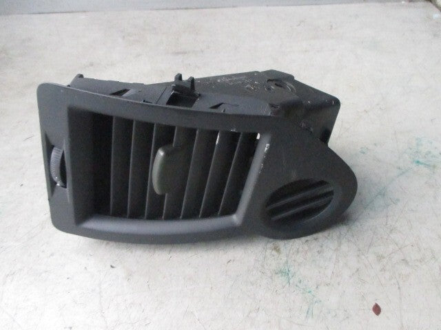 2009 RENAULT MEGANE MK2 NSF PASSENGER SIDE DASH AIR-VENT A1007009