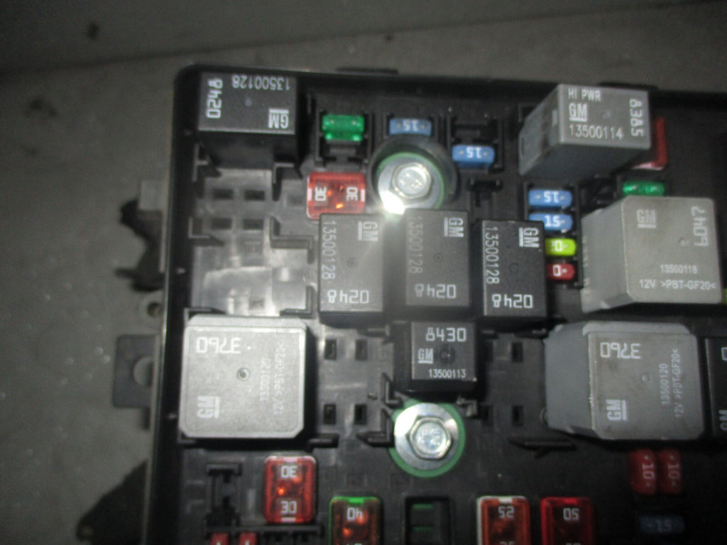 VAUXHALL INSIGNIA 2010 2.0 DIESEL FUSE BOX 1327588104