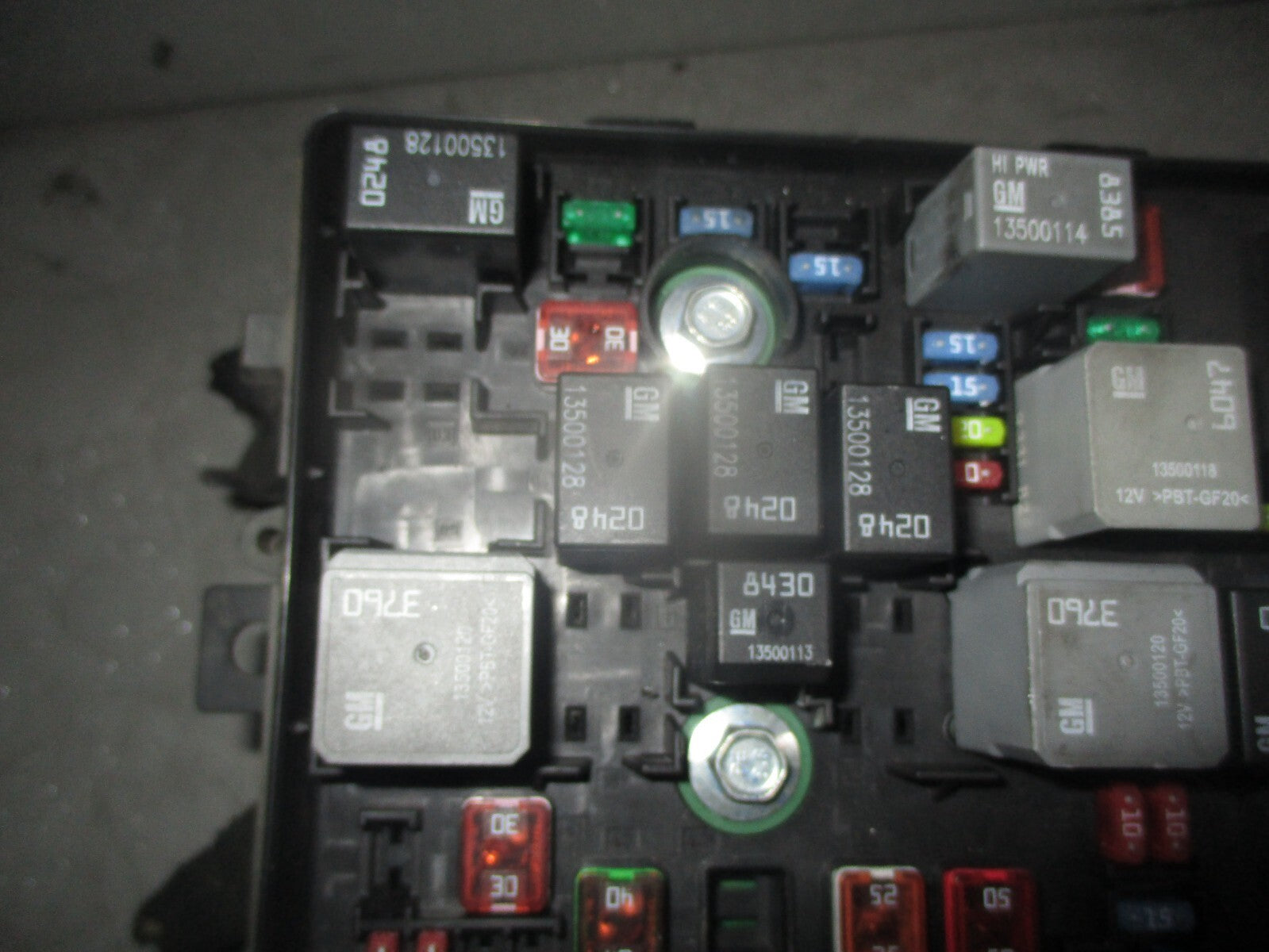 VAUXHALL INSIGNIA 2010 2.0 DIESEL FUSE BOX 1327588104