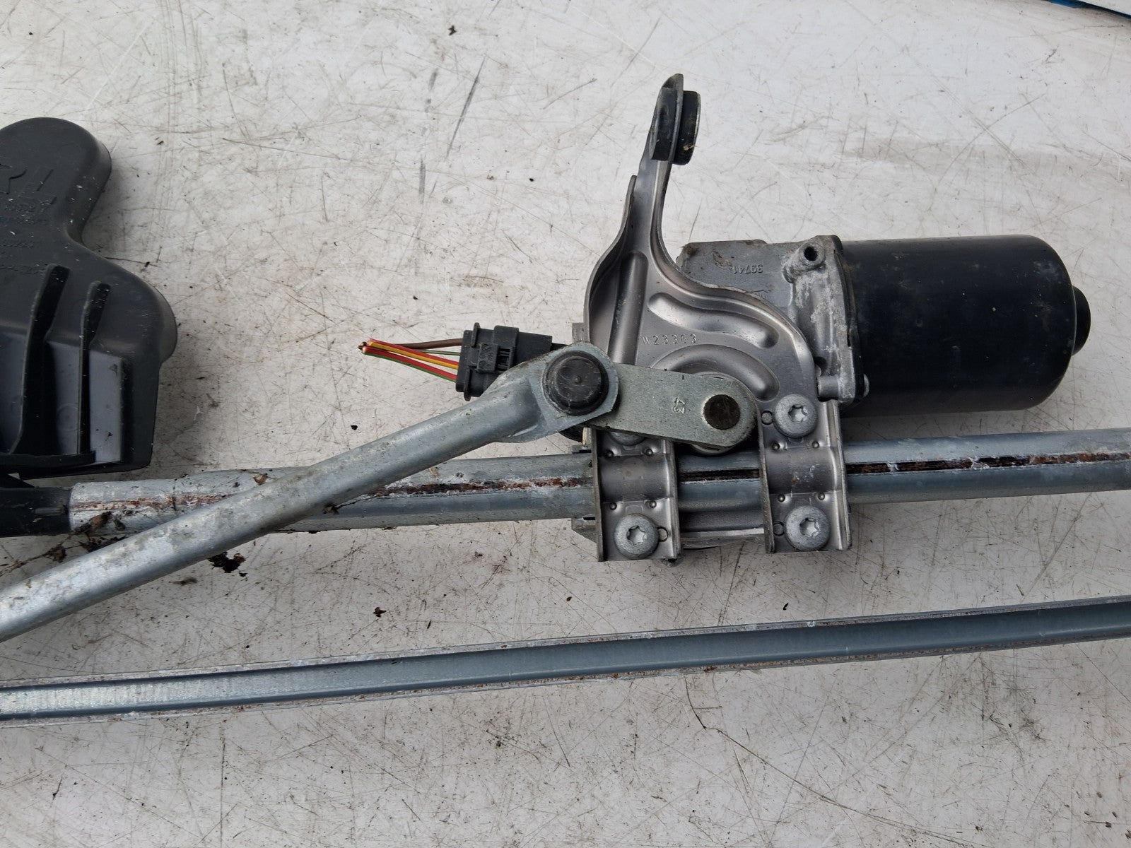 2014 BMW 3 SERIES F31 F30 FRONT WIPER MOTOR LINKAGES 7267504